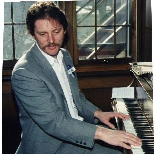 Composer Pianist Robert Hindel